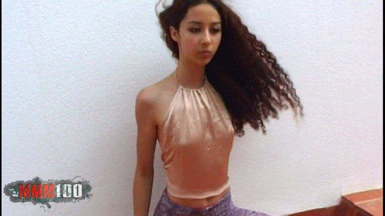 MMM100: Safia awek remaja Arab kurus yang cantik Safia dalam bingkap...