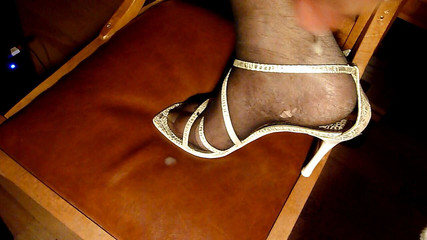 E-Werk 2000: Šukám nylonové ponožky mé ženy - jaký nepořádek