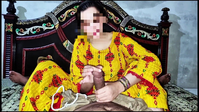 Kingsizedevil: Sexy íránská dívka v těsné žluté Salwar Kameez Masivní prsa šukání prsou a...