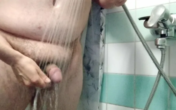 Asian slave & white superchub Master: La schiava del sesso piscia con il suo superchub masters...