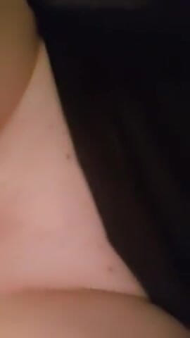CharnElle: I play with my pussy, a plug in my ass
