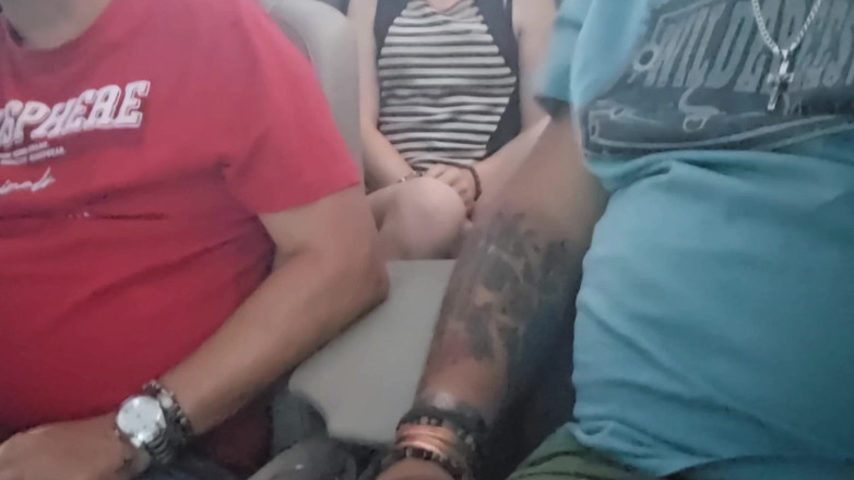 Sparowdox: Горячая голубоглазая блондинка трахается с дилдо на задней части кабриолета