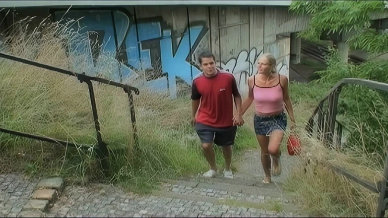 Erotic Planet Studio: Klasik açık havada emiyor ve yabancıyla sikişiyor derlemesi