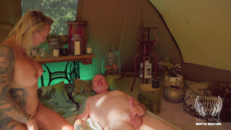 Mianins: Glamping Threesome, Tattooed MILF Wakes up Couple and Spoils the...