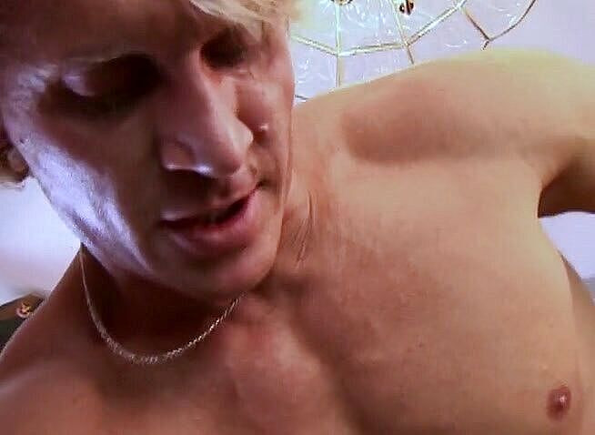 Best Pornstars: Une salope coquine aux gros seins ronds se fait sodomiser