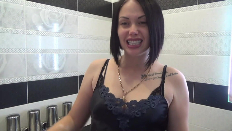 Goddess Misha Goldy: Những tưởng tượng làm nhục thô bạo và sỉ nhục...