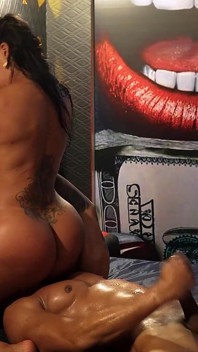 Martix Wedding Capítulo II - Mariana fode uma stripper em sua festa de despedida de solteira