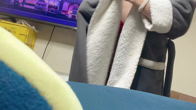 sweethanajapanese: Palec w cipce Następnie idzie do spuszczania wody