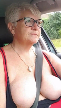 Dirigindo Em Topless
