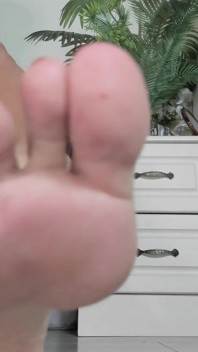 Play Toes