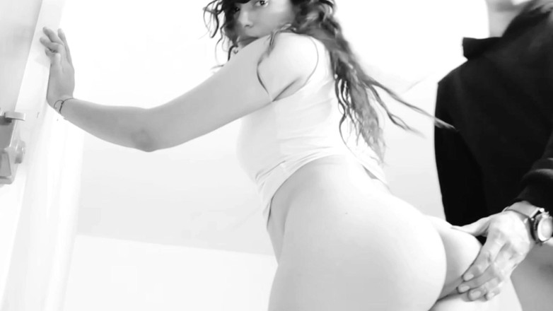 John Deivys: Bianco e bianco serie di video mili069 Jhon Deivys