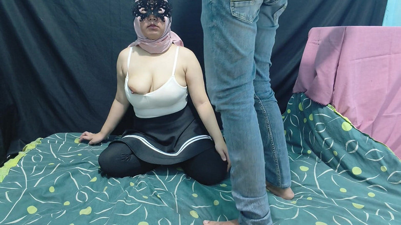 Vaginabig88: Mój sąsiad nagle wszedł podczas jogi