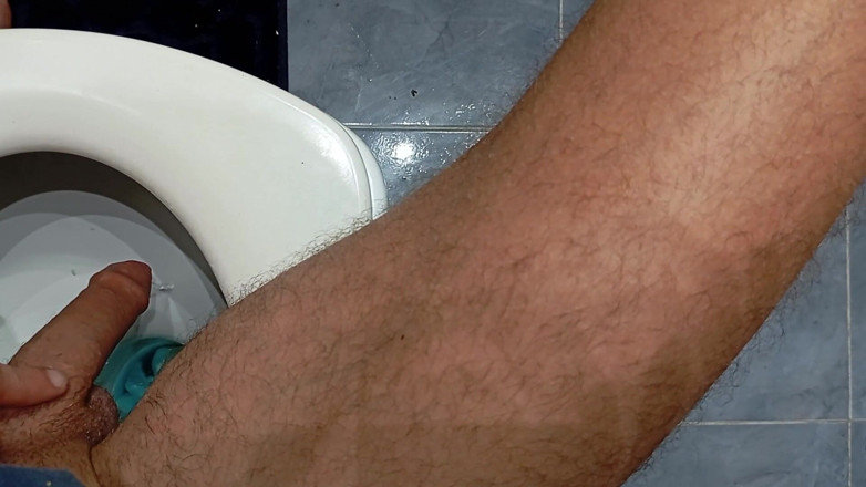 Elvissc: The Dirty Guy Shows You His Flaccid Cock Full of...