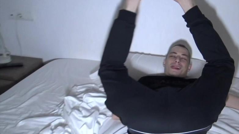 Latino Fucker: Seksi sarışın twink en iyi arkadaş tarafından sikiliyor