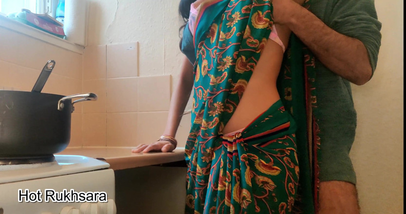 hot_rukhsara: La ragazza insoddisfatta ha una relazione e scopata duramente con...