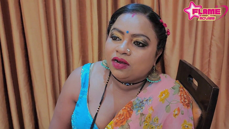 DesiHeat Studio: Tharki desi, milf à gros cul affamée de bite, baise avec...