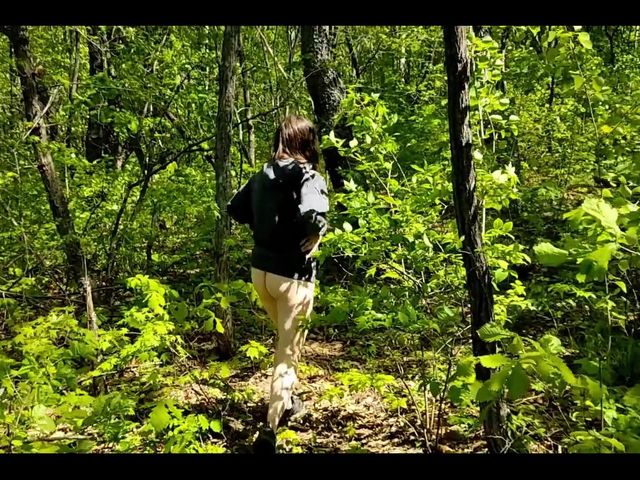 A Forest Walk with a Bare Ass (MissPopa)