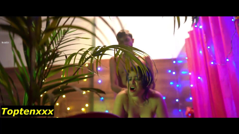 TopTenXXX Premium: デジ党の指導者がバービとセックス!バイラルセックス