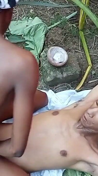 Sexy Anambra Čerstvá manželka s malými kozami ošukaná Jujumanem