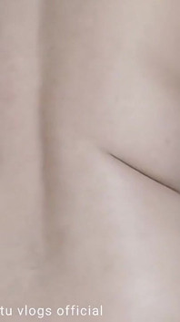 Alex si istri nakal dengan pantat bahenol dan pantat bahenol lagi asik seks anal posisi cowgirl sampai lubangnya menganga lebar