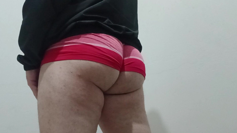 Mayaa Santos: Ich habe die roten Shorts gekratzt, um dich geil zu...