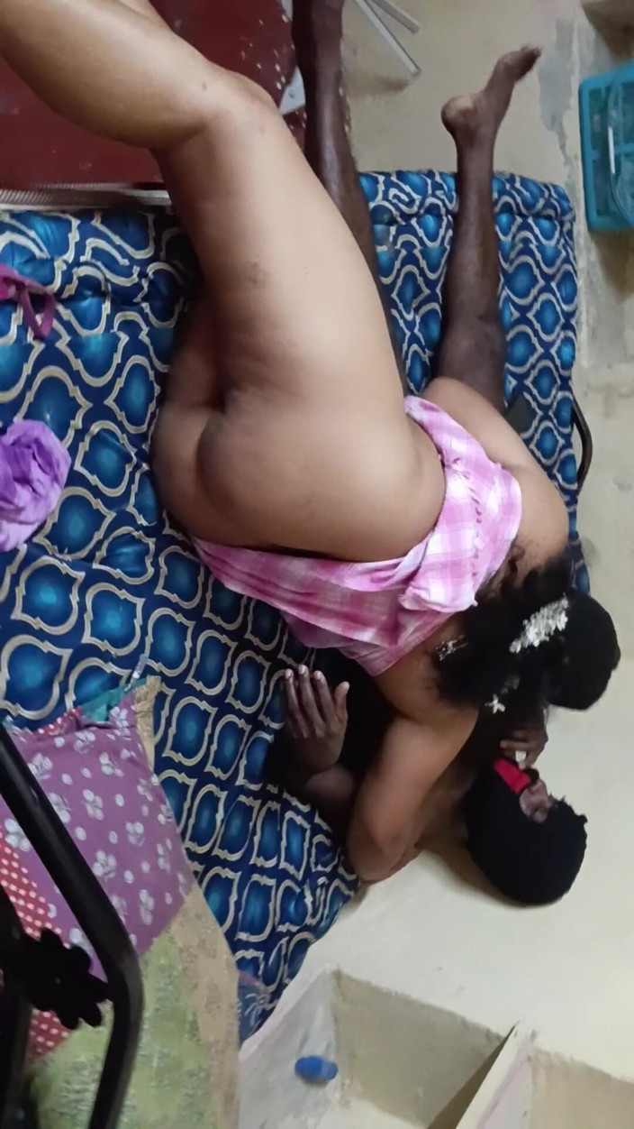 Benita sweety: Tamil lady incinta sditalina la figa calda