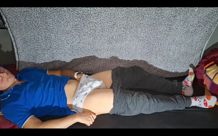 The college boy: Ach ne, teď macecha zná moje malé tajemství