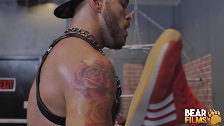 Bear Films: Bearfilms Gấu Cơ Sebastian Sax bị Parker Logan đụ