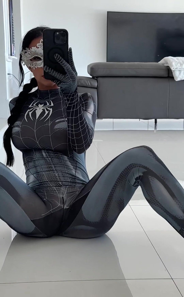 Miss Lexa: Spider-meisje ik heb ook geneukt in deze ... en je hebt...