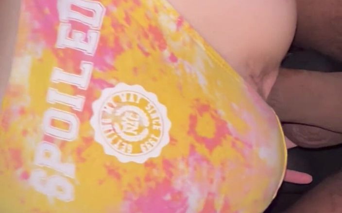 LuluLemons000: Papis großer schwanz schlüpfte durch mein höschen - ich betrog meinen...