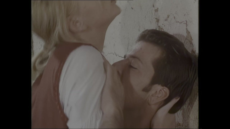 Inhonorof porn: Na psa ve stodole s pérem v zadku