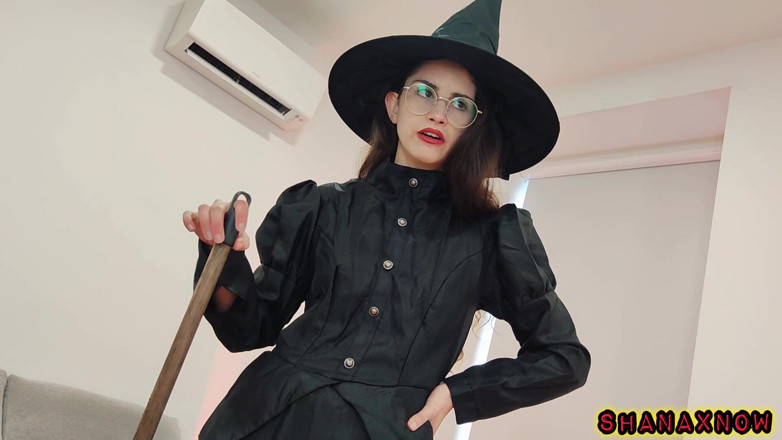 Shanaxnow: Vykouřená čarodějnicí, aby byla pohlcena Uvula Fetish Feeder