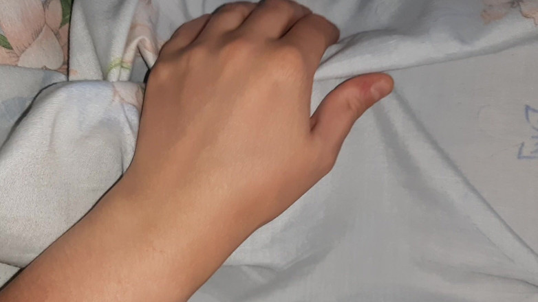Lesbian-candys: Jag turas om att leka med mina grannars fittor under...