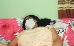 Fofa menina suave se masturba antes da escola na buceta asiática sem censura rosa raspada de seu kawaii pajama