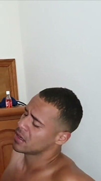 年轻的弗朗西亚被拉丁裔操