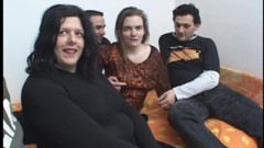 Real Home Made: Młode dziwki amatorskie wyruchane przez dwa kutasy