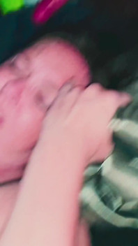 怀孕的熟女尝试dvp并喜欢它！