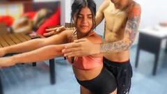 Adik tiri India meminta bantuan untuk menjalankan abang tirinya membantunya