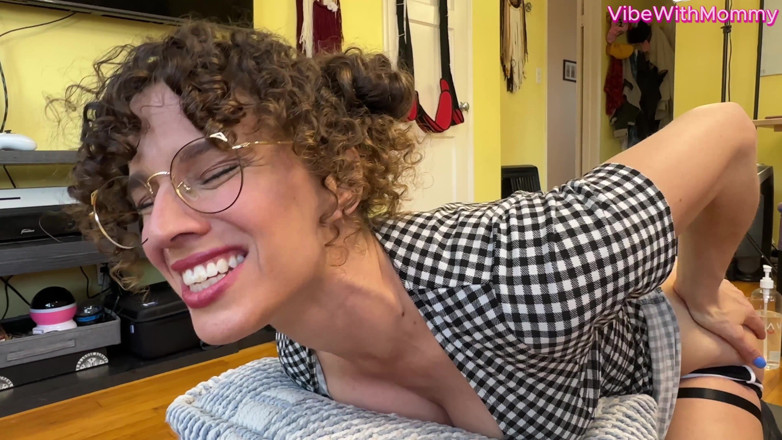 VibeWithMommy: Yoga JOI Ass Worship