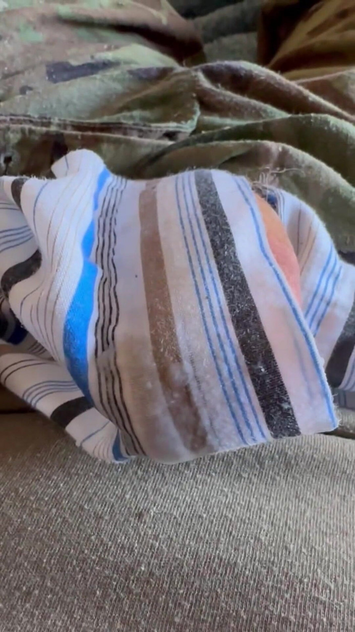 Gay Soldier Stuff: Us armádní specialista si vypůjčí šortky jeho Sarge's Boxer Kraťasy a...