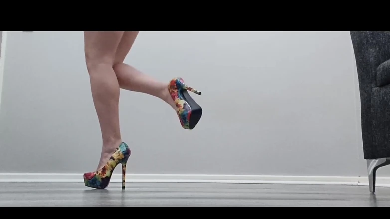 Kinky Lyrical: Stiletto-uri colorate cu Steve Madden
