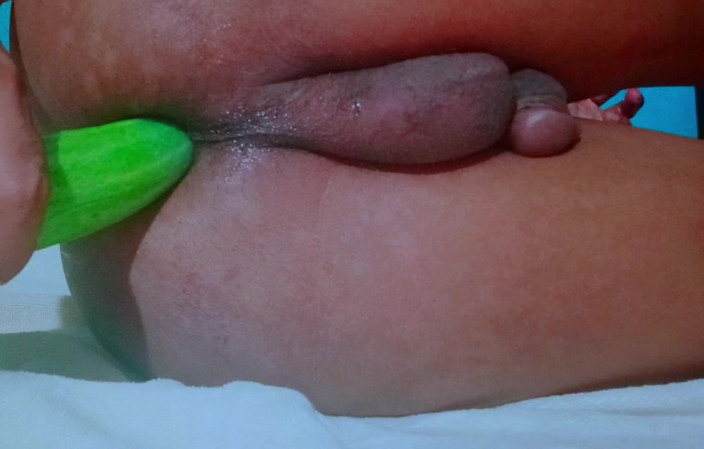 Renata Himalaya: 黄瓜撕我的屁股洞