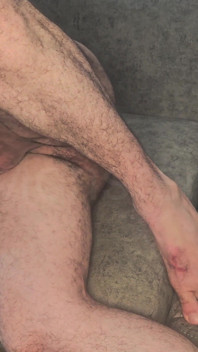 Großer Dünner Femboy-gürtel Gepeitscht & Gefickt - Fuß Lecken, Enges Loch, Riesiges Sperma Auf Dem Kopf