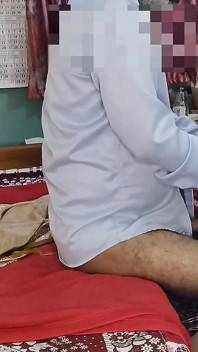嫂子叫姐夫并吮吸他的