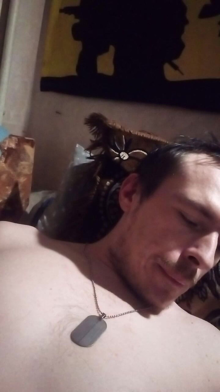 MsAkademik: Video solo của tôi về tôi hút thuốc