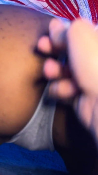 Tante seksi kulit hitam dientot habis-habisan di ruangan casting bokep pertamanya