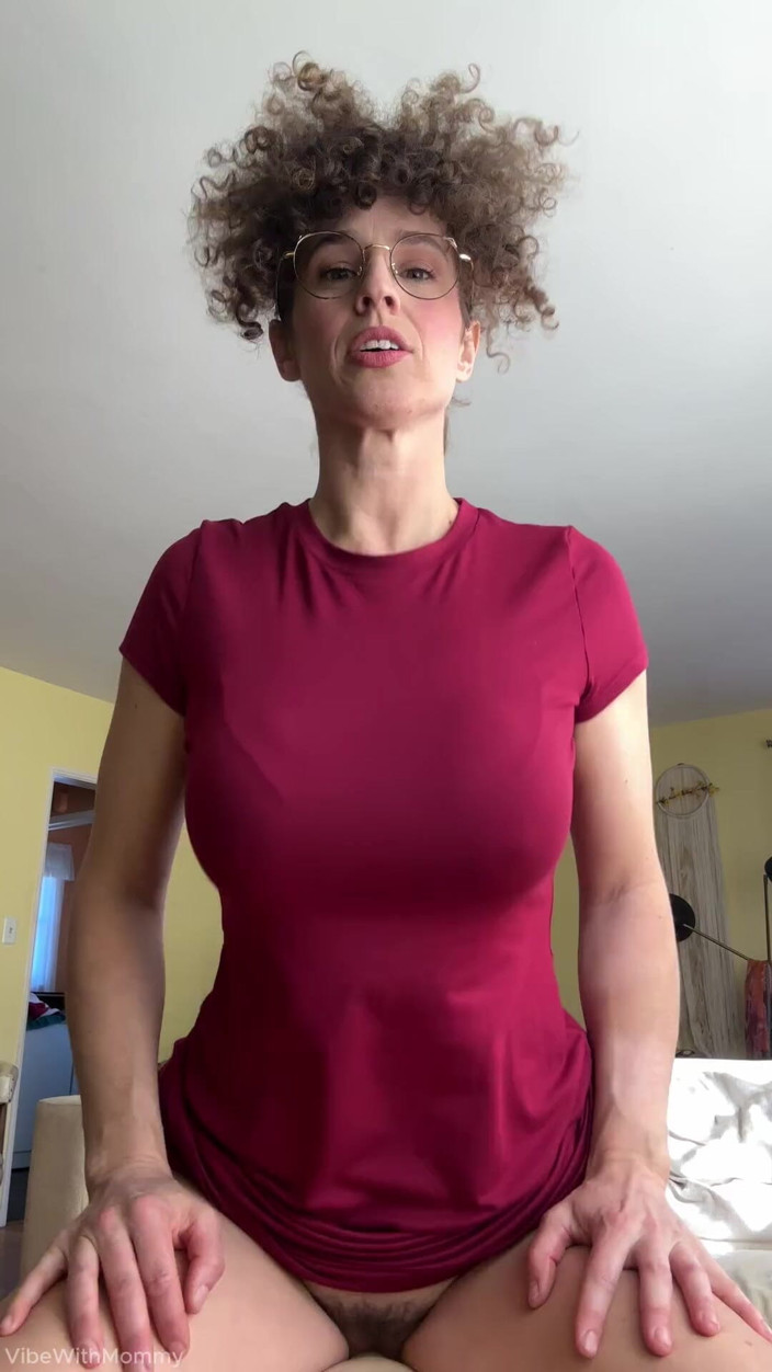VibeWithMommy: 가장 친한 친구 새엄마는 JOI하지 않습니다
