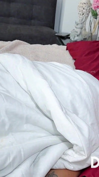 Teil 1: Mr. Garrison Wird Mit Seiner Freundin Gefickt, Als Ein Fremder Ins Zimmer Geht Und Auch Sex Mit Ihr Hat, Während Er Ist
