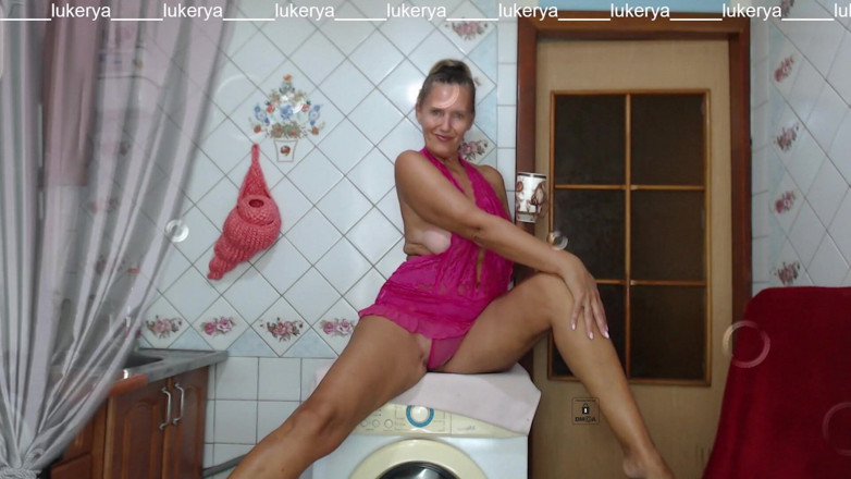 Lukerya: Lukerya в розовом кофе на стиральной машине