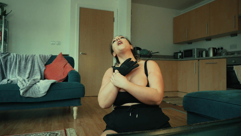 Sasha Curves: 저주받은 장갑